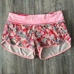 Lululemon Speed Up Low-Rise Lined Short 2.5” Size 4